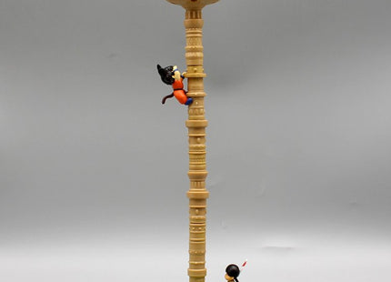 Figura Goku Escalando Torre Karin 35cm