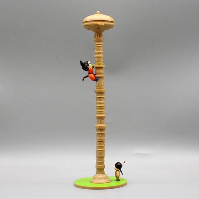 Figura Goku Escalando Torre Karin 35cm