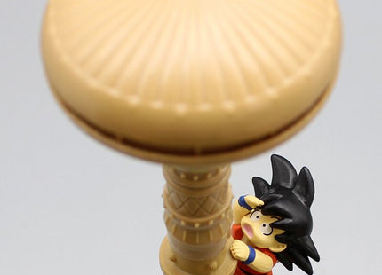 Figura Goku Escalando Torre Karin 35cm