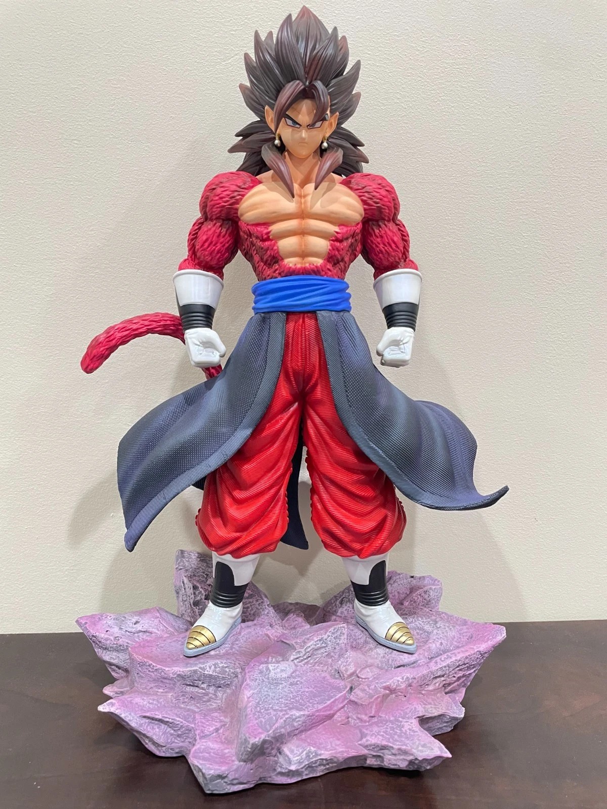 Figura Vegeta Super Saiyan 4 Dragon Ball GT 35cm Aprox