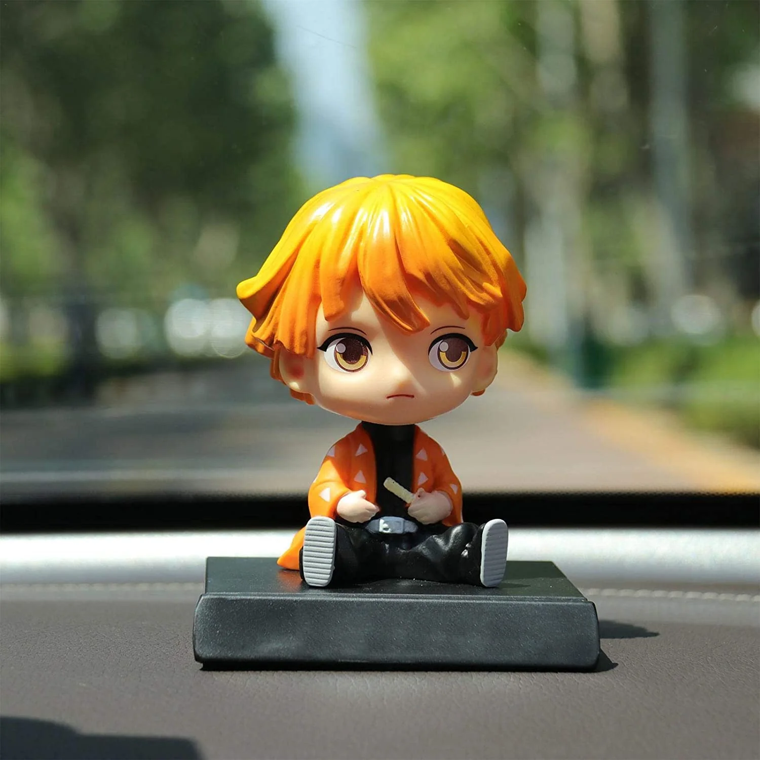 Bobblehead Zenitsu Agatsuma con Soporte para Celular de Auto - Demon Slayer