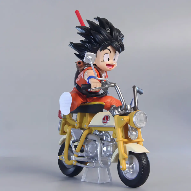 Figura Goku Niño en Moto Dragon Ball 10cm Aprox