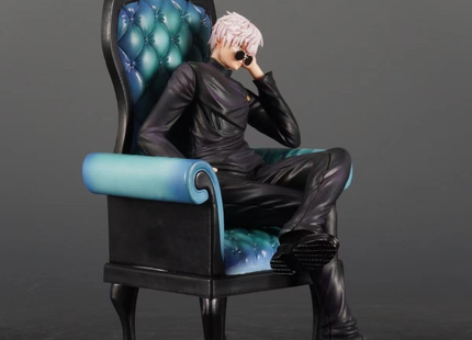 Figura Gojo Satoru Sentado Jujutsu Kaisen 25cm Aprox