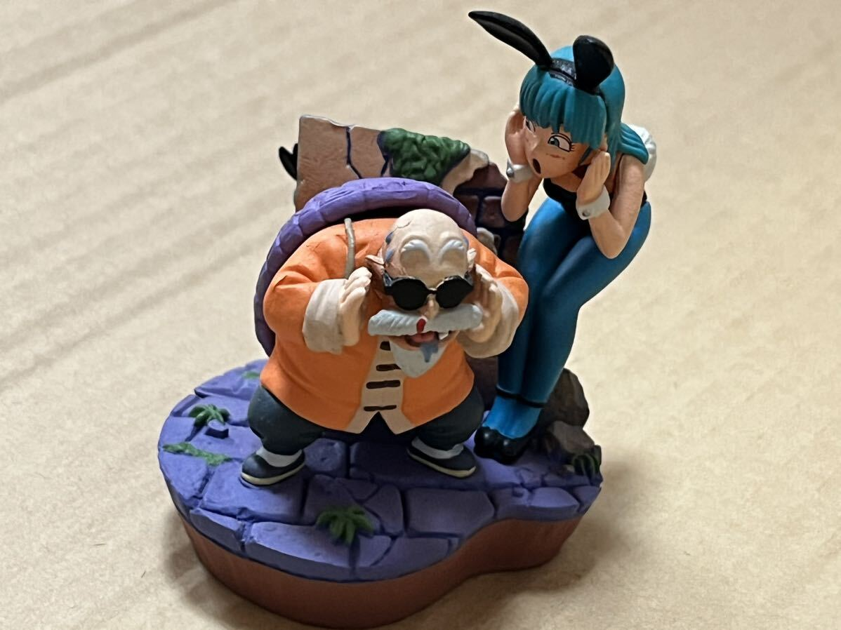 Figura Bulma y Maestro Roshi Diorama 12cm Aprox