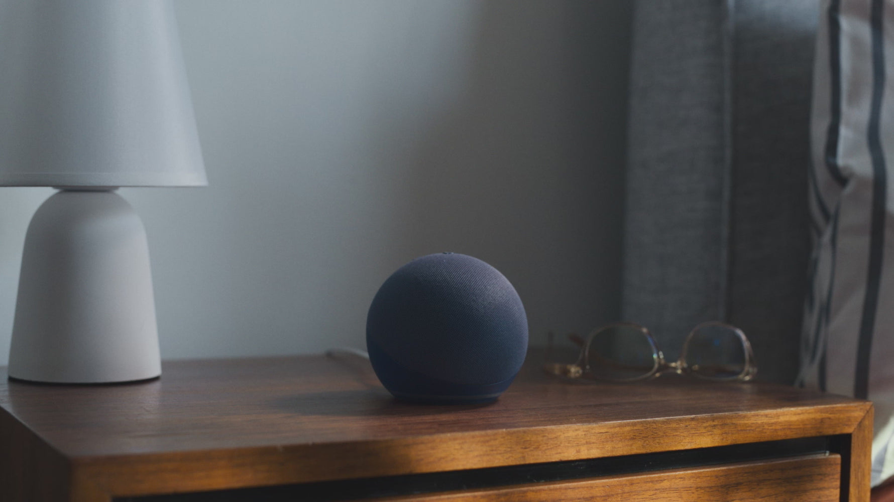 Echo Dot - Azul Marino - 5ta Generación - Bocina Inteligente con Alexa